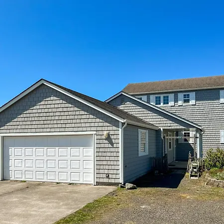 Westport Waves Beach House